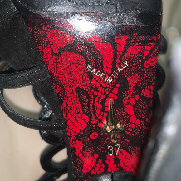 Heels - Picture 2 of 7